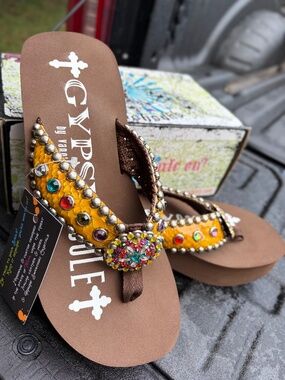 Gypsy Soule Flipflop Sandals -Brown & Mustard NWT